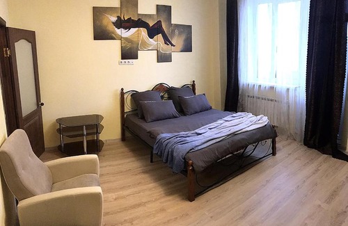 Frunzenskiy rayon Apartment | Pet-Friendly Stay at Дзержинского 7/11 with Breakfast & Hot Tub