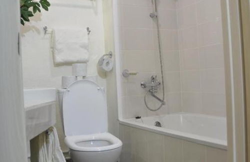 Fontalovskoe House | Budget-Friendly Динозаврики with Oceanfront Views