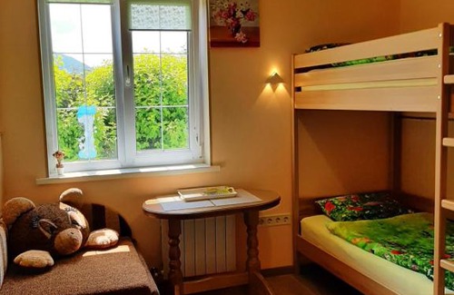 Polyana House | Pet-Friendly Getaway at "Веселка" with Breakfast Included
