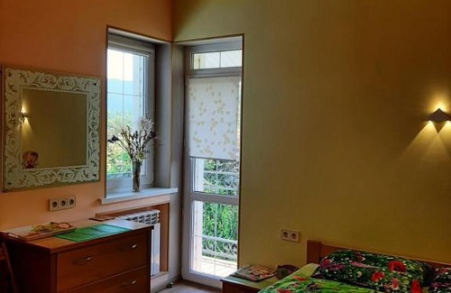 Polyana House | Pet-Friendly Getaway at "Веселка" with Breakfast Included