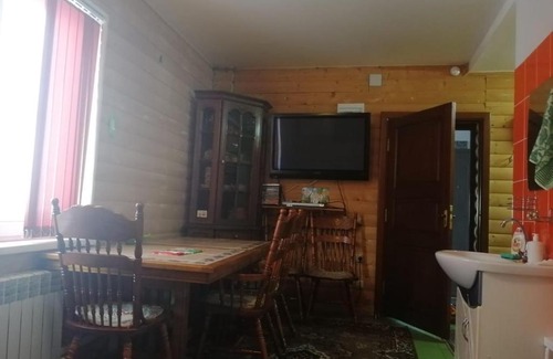 Sheregesh House | Perfect Getaway: Дом для отпуска1 with Pool & Hot Tub