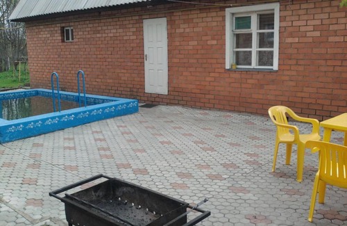 Pereslavl-Zalesskiy House | Cozy Cottage with Pool and Hot Tub - Guest Rated 9/10