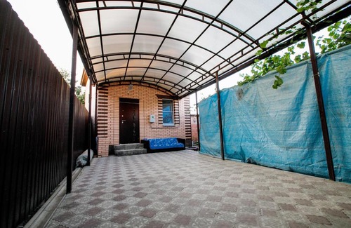Taganrog House | Pet-Friendly Getaway at Дом с Мангалом - Rated 10/10
