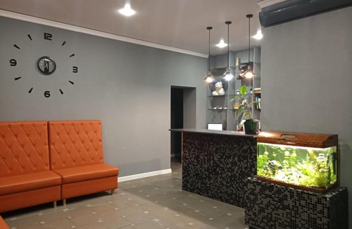 Domodedovo House | Charming Stay at Дом с часами на Вокзальной 85