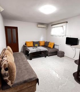 Kentron House | дом у Каскада