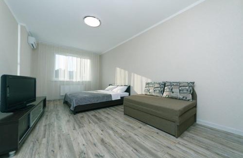 Pozniaky Apartment | Discover Драгоманова 38а: Pet & Child Friendly Retreat
