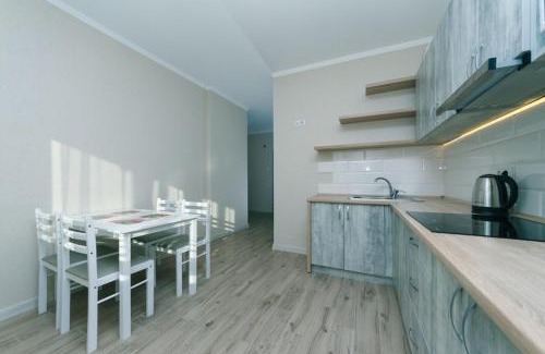 Pozniaky Apartment | Discover Драгоманова 38а: Pet & Child Friendly Retreat