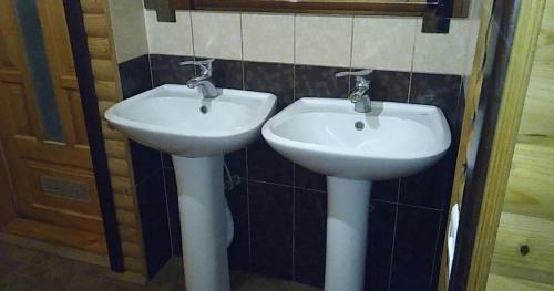 Vyzhenka House | Cozy Guest Houses in Vizhenka, Ukraine with Great Amenities