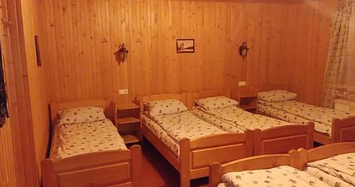 Vyzhenka House | Cozy Guest Houses in Vizhenka, Ukraine with Great Amenities