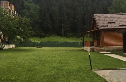 Beli Iskar Apartment | Cozy Family Wooden Cottage - Kid-Friendly Retreat Awaits