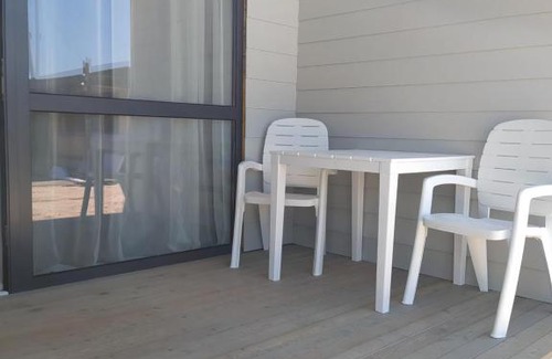 Dolzhanskaya Apartment | Pet-Friendly Getaway at Ейская усадьба in Должанской