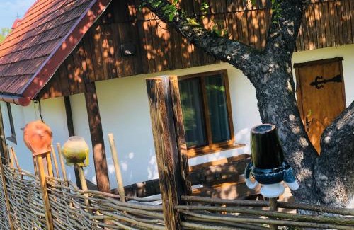 Solochyn House | Eco Home with a Pool and Oceanfront Views - Guest Rated 10/10