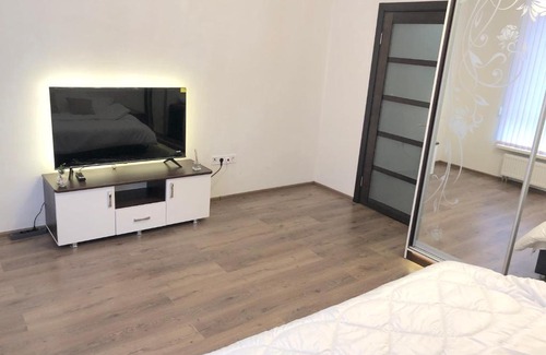 Svyatoshyns'kyi District Apartment | Family-Friendly Hotel Near Shulyavka Metro - 9/10 Guest Rated