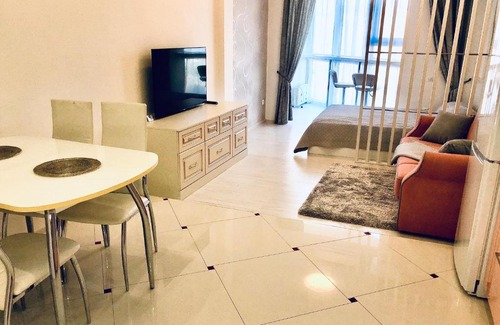 Sochi City Centre Apartment | Cozy Apartments at ЖК Версаль with Pool Access