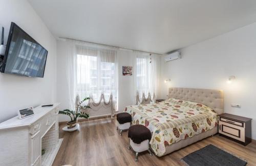 Darnyckyj Apartment | Riviera Residence: Highly Rated at 9.6/10 for Comfort