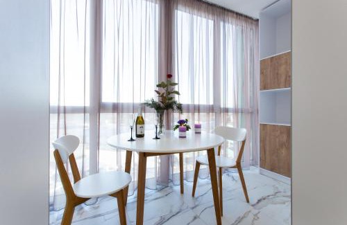 Petrovskoye Apartment | Guest Favorite: ЖК "Рогатинский" with Breakfast & Hot Tub
