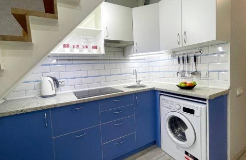 Kharkiv Apartment | Explore ЖК "Французский квартал" with Hot Tub & Breakfast
