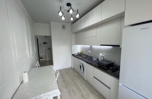 Bishkek Apartment | Family-Friendly ЖК Фрунзе with Perfect 10 Review Score