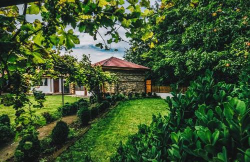 Krushuna House | Discover Завоя: Pet-Friendly Oasis with Pool & Breakfast