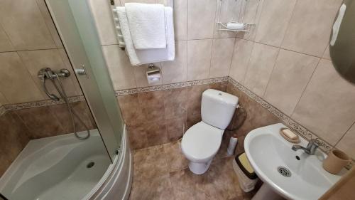 Truskavets House | Highly Rated Guest House "Natali" with Kitchen Amenities