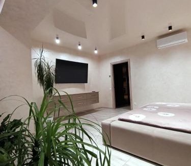 Khmelnitskiy Apartment | Cozy Apartments with Breakfast and Family-Friendly Amenities