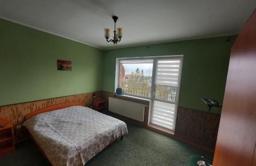 Plavya Cabin | Cozy Затишок: Pet-Friendly Retreat with Great Ratings!