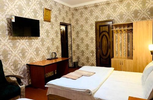 Uzbekistan House | Relax at APACHI Zone: Family-Friendly Retreat in Chimgan