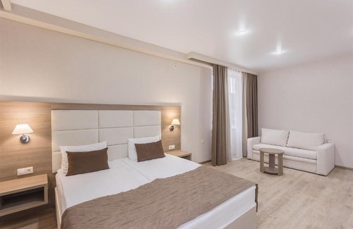 Gorki Gorod Hotel | Pet-Friendly ИвМонтан with Breakfast & Wheelchair Access