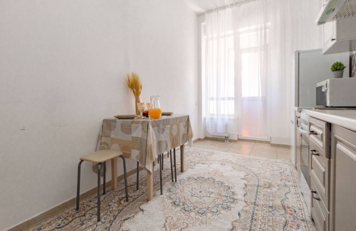 Yesil District Apartment | Cozy Stay at Кабанбай Батыра 60А-20 with Breakfast