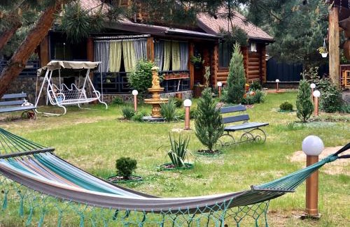 Volyn Oblast House | Enchanting Kazkovyi Svitiaz: Pet-Friendly Oceanfront Escape