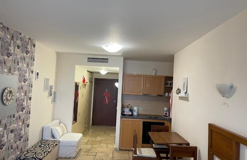 Topola Apartment | Pet-Friendly Kaliyakria 040: Ideal for Family Getaways