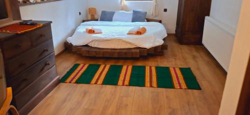 Leshten House | Капсъзовата къща