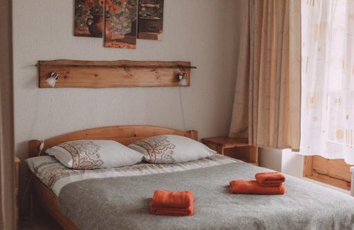 Medvezhyegorsk House | Discover Карелия коттедж Времена года with Oceanfront Bliss