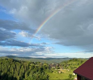 Yaremche Villa | Experience the Serenity of Карпатский Рай - 4-Star Getaway