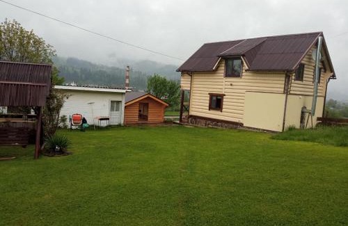 Snidavka House | Discover Karpaty Dream: Family-Friendly Retreat with 9/10 Rating
