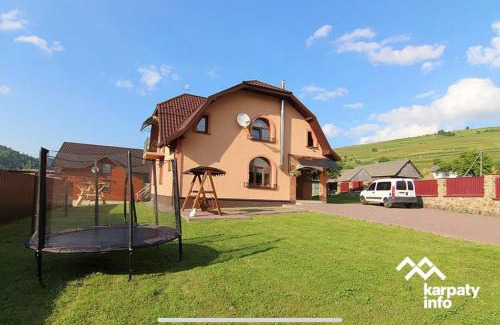 Plavya Villa | Experience Comfort at Карпатська садиба - Rated 9/10!