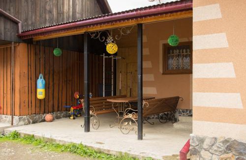Soymy House | Discover Карпатське сяйво: Family-Friendly with Pool & Hot Tub
