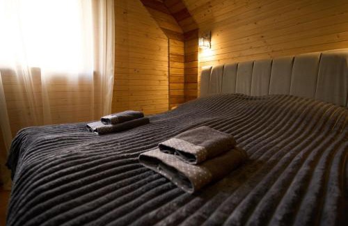 Verkhovyna Cabin | Experience Karpaty Happiness: Family-Friendly with Breakfast