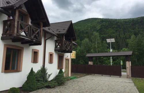 Mykulychyn Apartment | Welcoming Карпатський Готель Олександрія: Rated 9.1/10