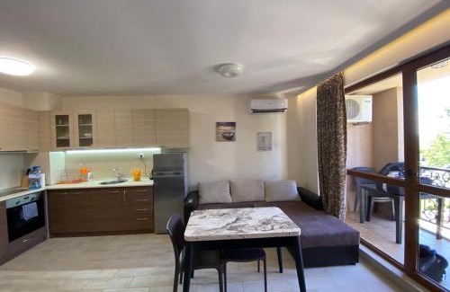 Chaika Apartment | Experience КАСКАДАС: Ocean View Studios with Pool & Beach