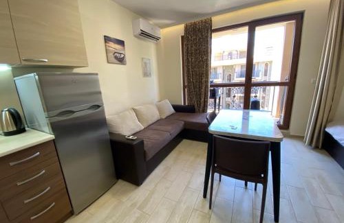 Chaika Apartment | Experience КАСКАДАС: Ocean View Studios with Pool & Beach