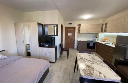 Chaika Apartment | Experience КАСКАДАС: Ocean View Studios with Pool & Beach