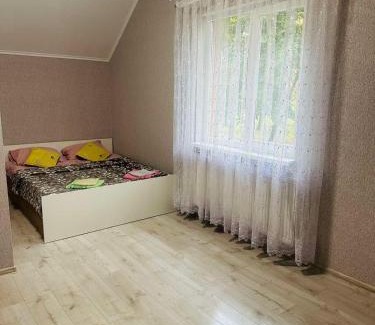 Chynadiyovo House | Kid-Friendly Stay at Катерина with Kitchen Amenities