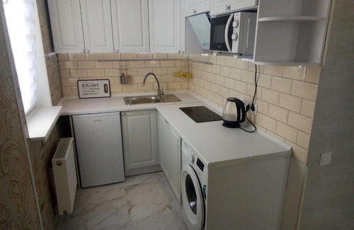 Vyshneve Apartment | Budget-Friendly Stay at Квартал Авиа - Rated 9/10