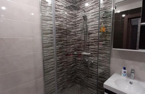 Tolyatti Apartment | Top-Rated Квартира Аренда with Breakfast & Hot Tub