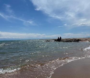 Cholpon-Ata Apartment | Unforgettable Stay at Квартира Взморье with Oceanfront Views