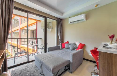Nai Harn Apartment | Oceanfront Retreat with Pool - NBC S402 by IBG Property