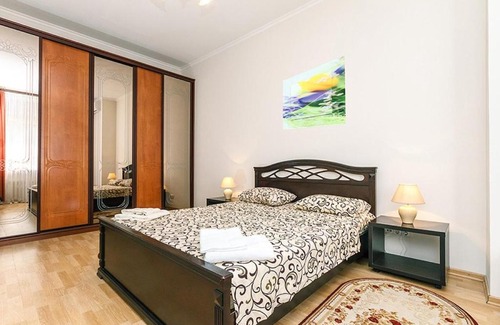Baluty Apartment | Pet-Friendly Apartment in Łódź for Family Getaways