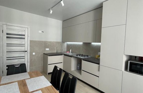 Ternopil Apartment | Beautiful Parkside Apartment Near Lake - Top Rated 9.7
