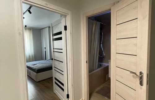 Ternopil Apartment | Beautiful Parkside Apartment Near Lake - Top Rated 9.7